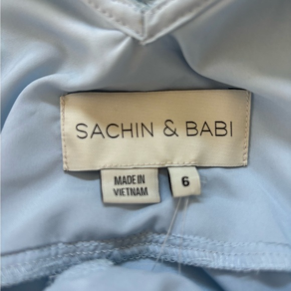 Sachin & Babi Ivy Chiffon Flutter-Sleeve Ruffled V-Neck Gown - Picture 7 of 9